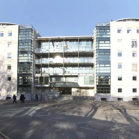 Westgate 1 Apartment *